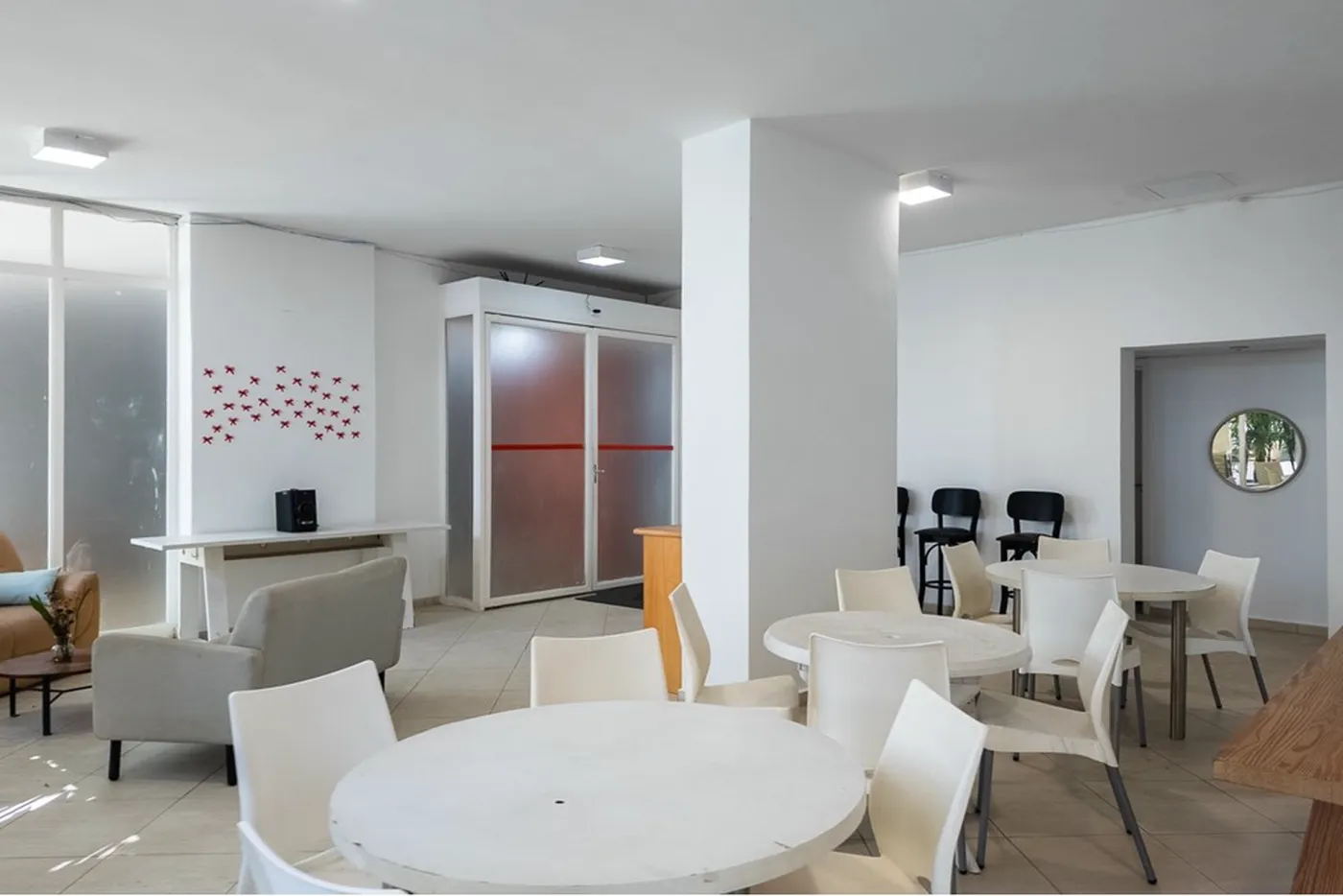 ACA 318 Apto 601971018-1235 - REMAX Empire Exclusividades ACA 318 Apto 601971018-1235 - REMAX Empire Exclusividades