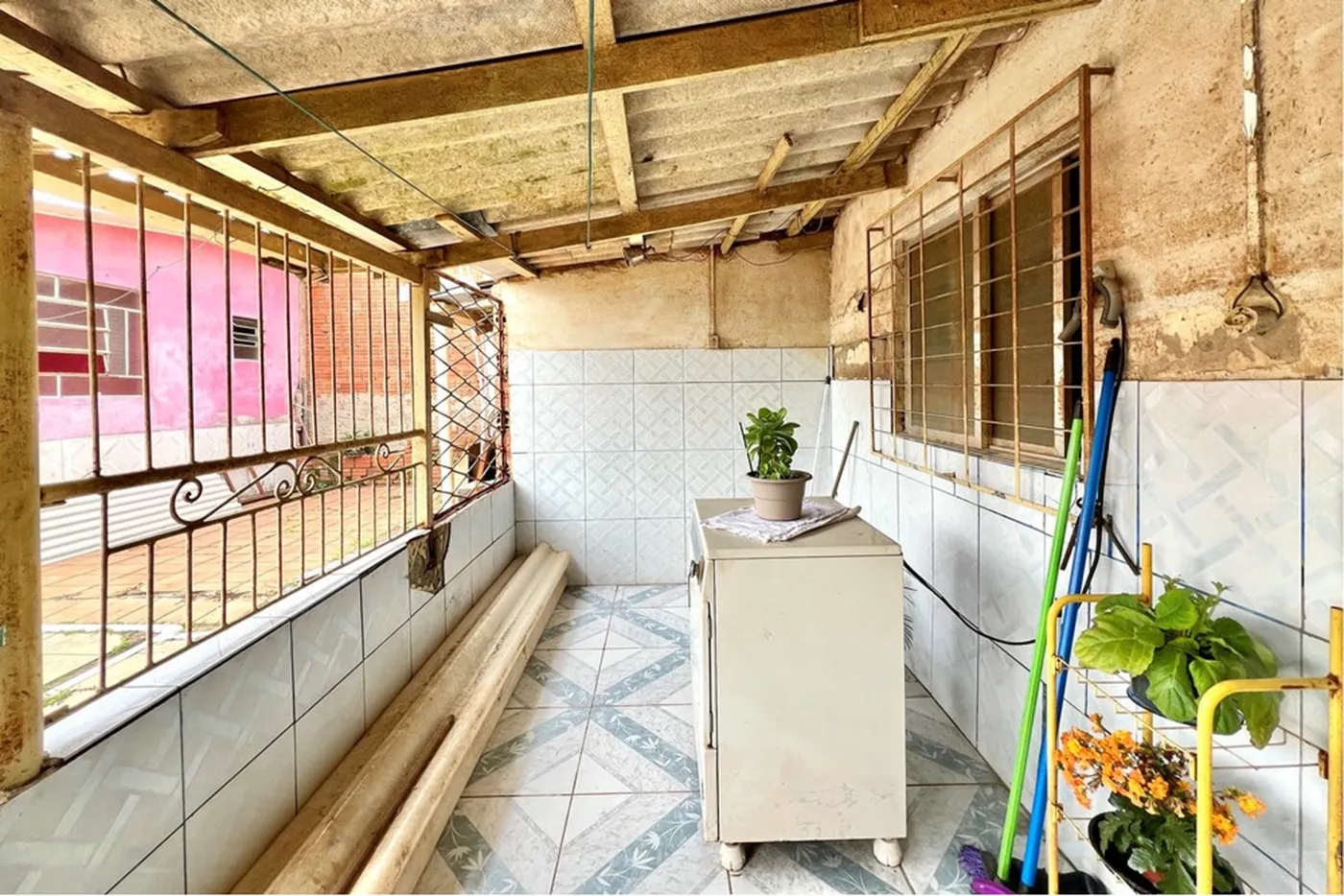 HJV 583 Lote 610241034-6 - REMAX 520 Exclusividades
