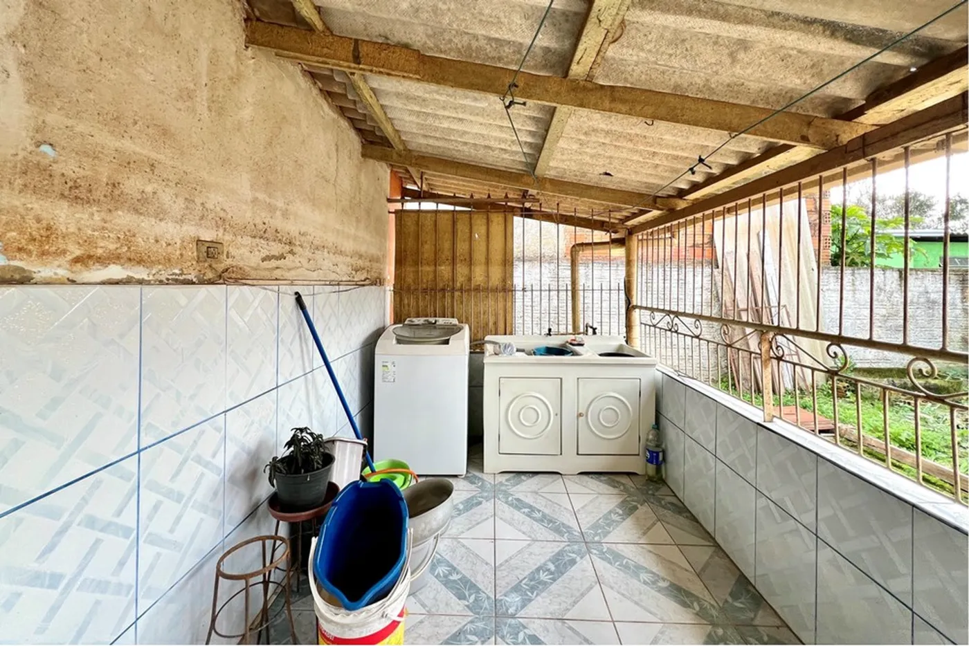HJV 583 Lote 610241034-6 - REMAX 520 Exclusividades