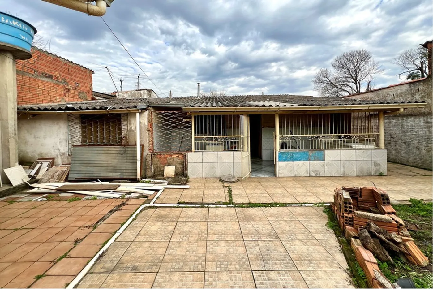 HJV 583 Lote 610241034-6 - REMAX 520 Exclusividades