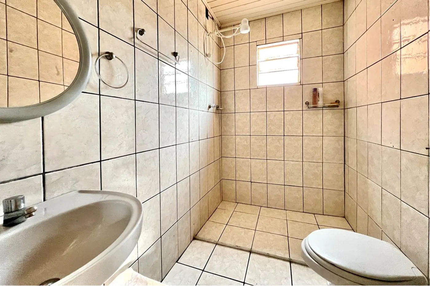 HJV 583 Lote 610241034-6 - REMAX 520 Exclusividades