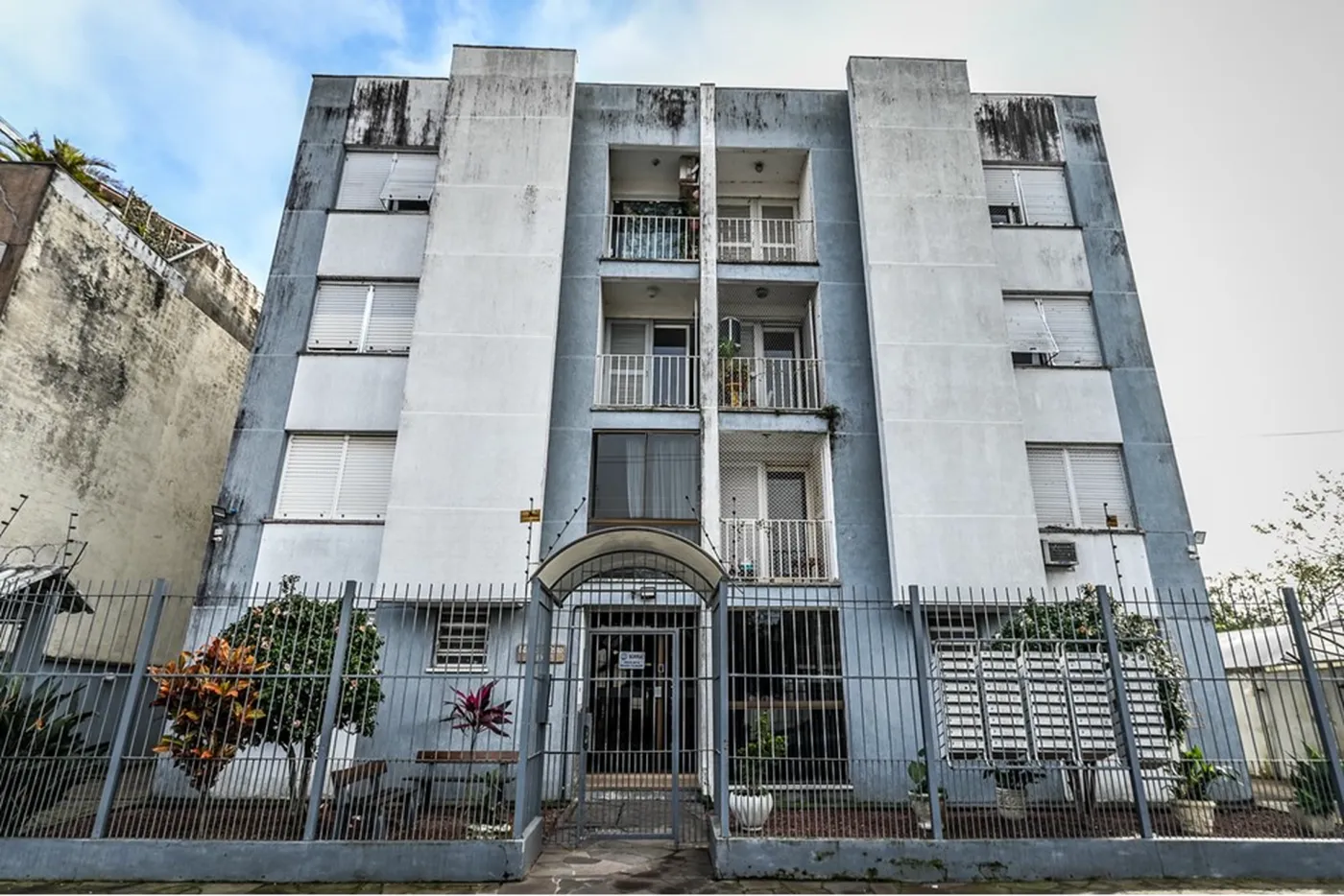 CT 820 Apto 612481037-100 - REMAX Andar de Cima Exclusividades