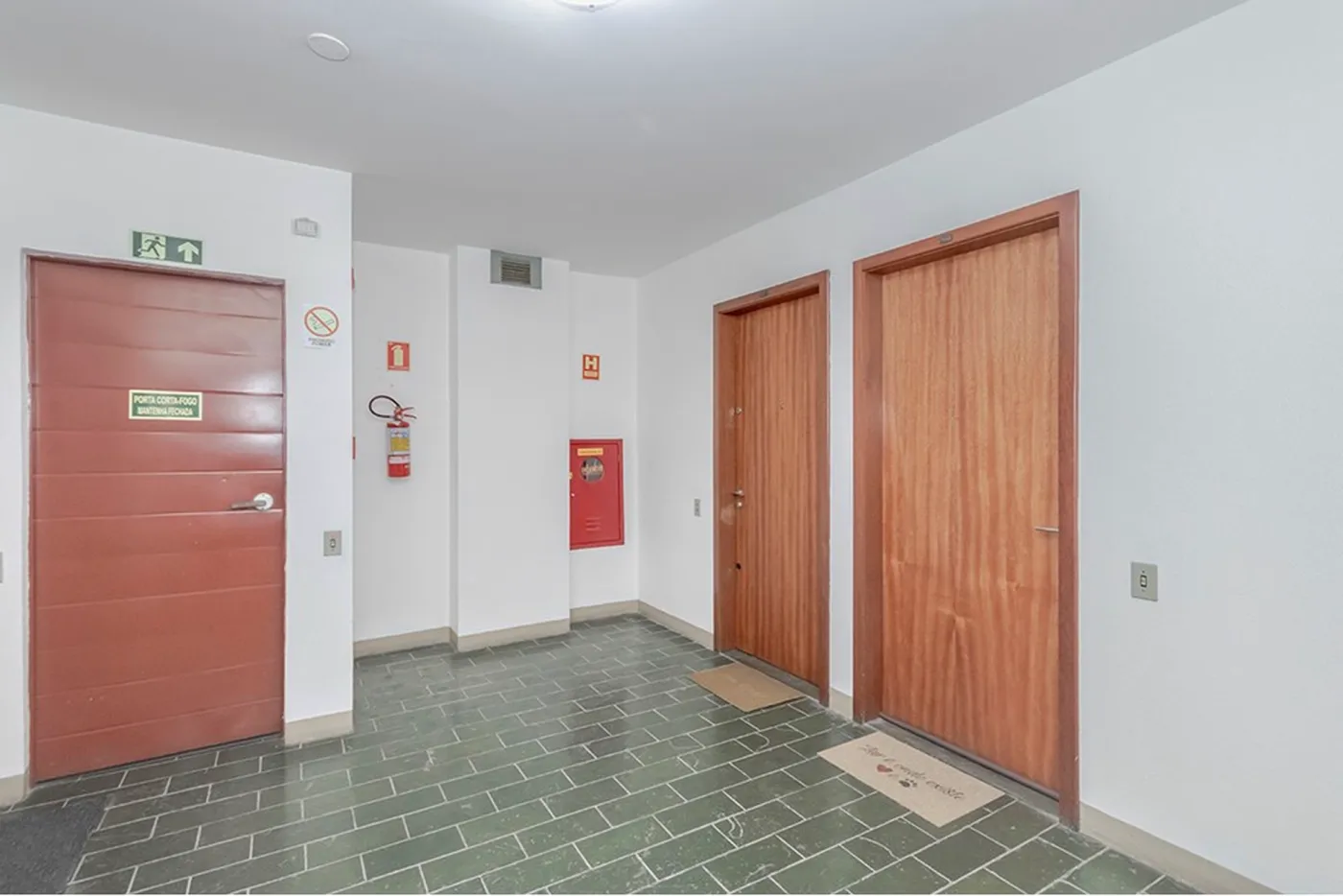 CDPEDS 905 Apto 612481082-48 - REMAX Andar de Cima Exclusividades