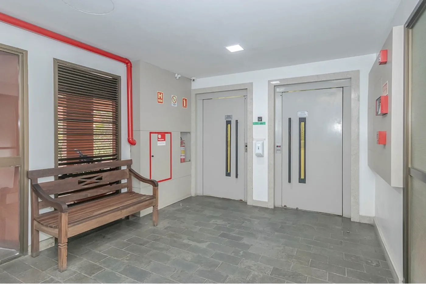CDPEDS 905 Apto 612481082-48 - REMAX Andar de Cima Exclusividades
