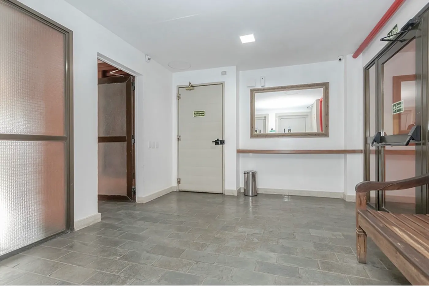 CDPEDS 905 Apto 612481082-48 - REMAX Andar de Cima Exclusividades
