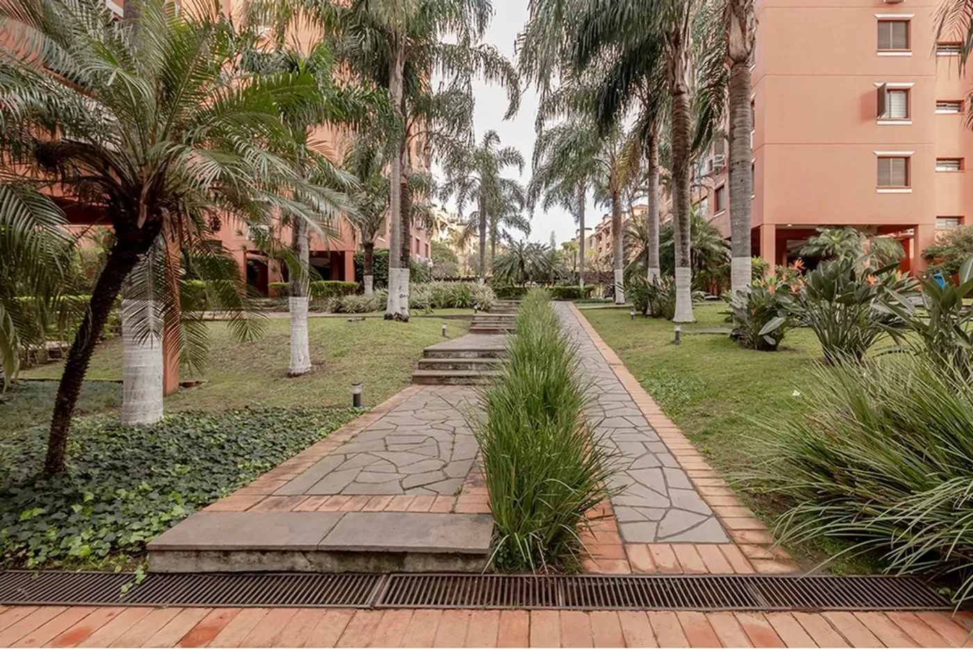 CDPEDS 905 Apto 612481082-48 - REMAX Andar de Cima Exclusividades