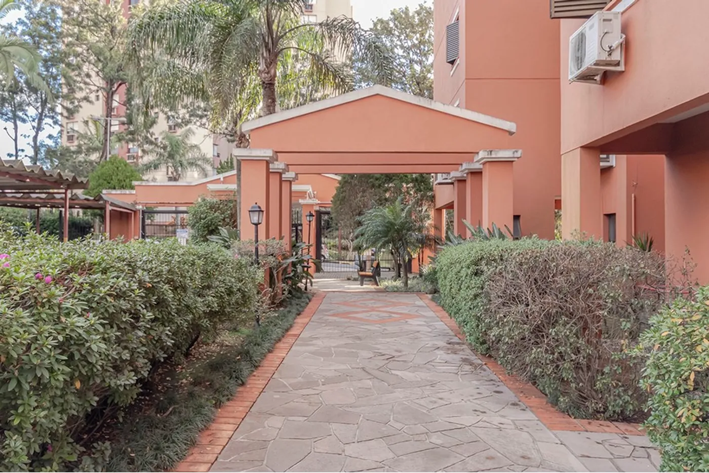 CDPEDS 905 Apto 612481082-48 - REMAX Andar de Cima Exclusividades