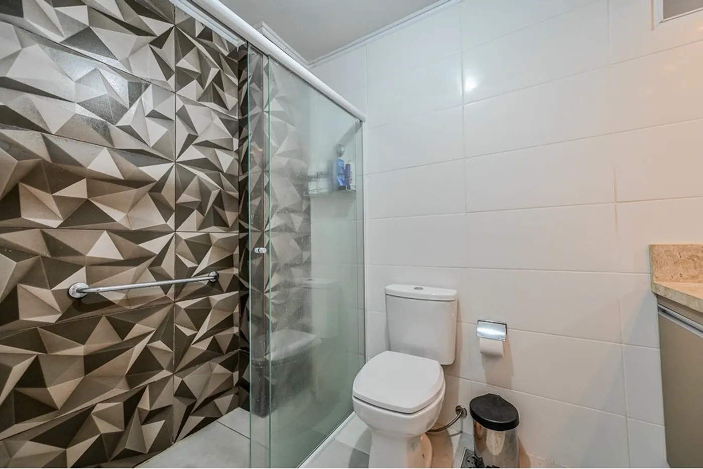 FJP 2229 Apto 612481068-166 - REMAX Andar de Cima Exclusividades