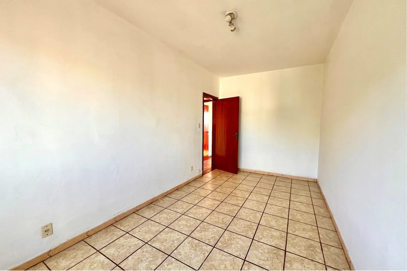 MRMDH 15 Apto 610241034-7 - REMAX 520 Exclusividades MRMDH 15 Apto 610241034-7 - REMAX 520 Exclusividades