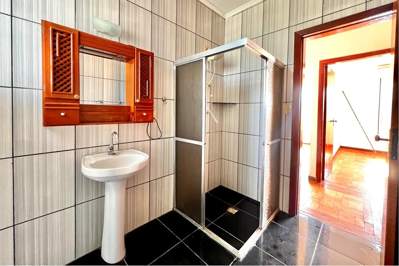 MRMDH 15 Apto 610241034-7 - REMAX 520 Exclusividades MRMDH 15 Apto 610241034-7 - REMAX 520 Exclusividades