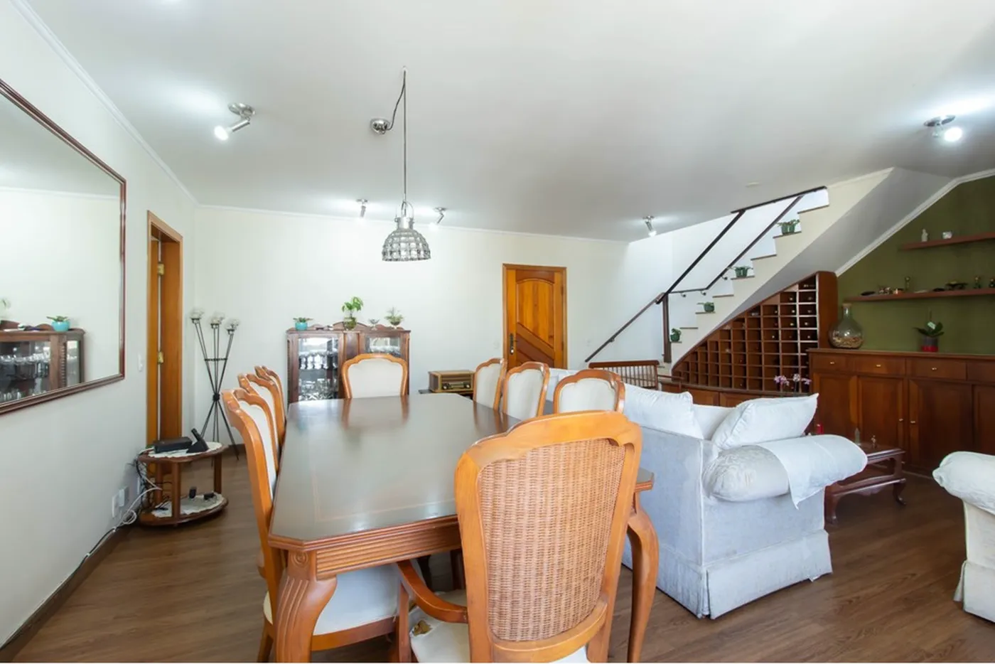 CBGE 195 Apto 601971018-1240 - REMAX Empire Exclusividades CBGE 195 Apto 601971018-1240 - REMAX Empire Exclusividades