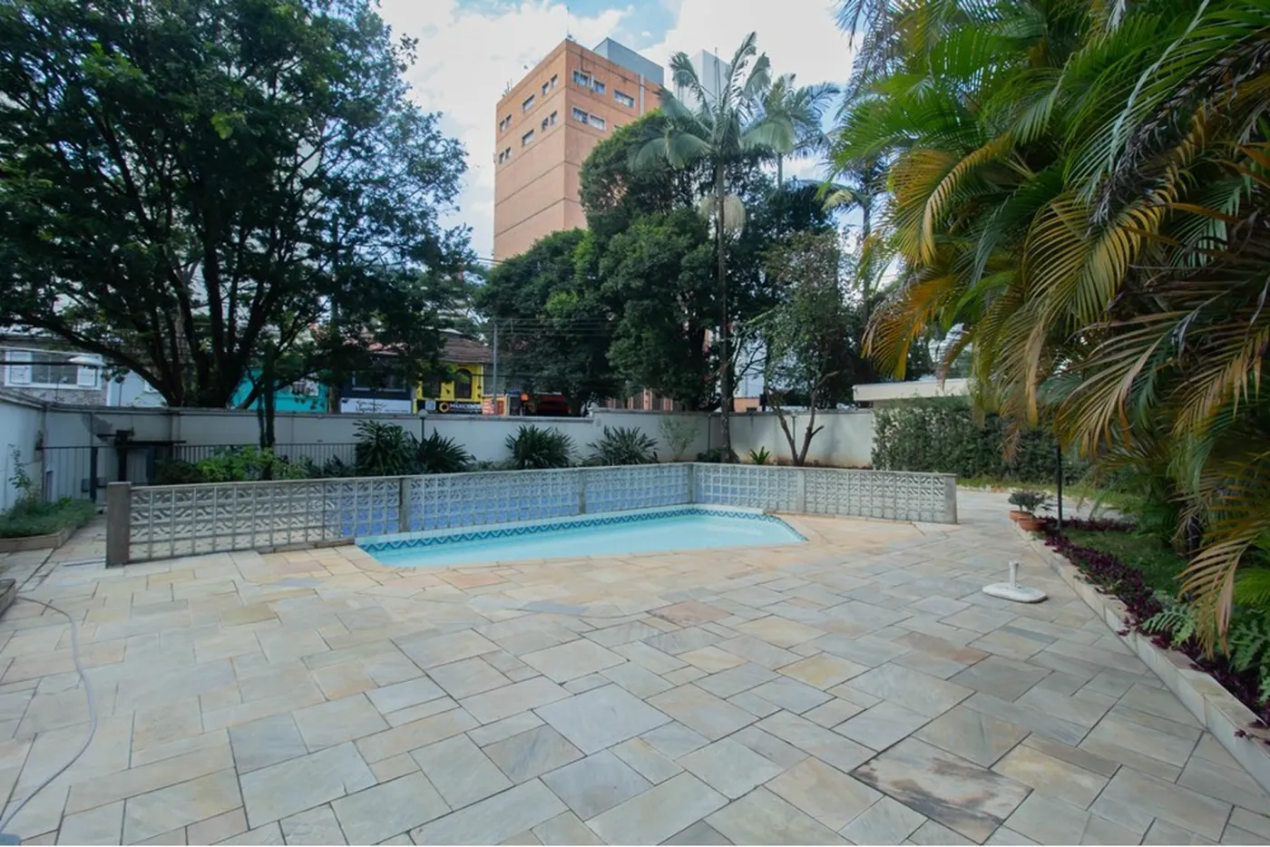 CBGE 195 Apto 601971018-1240 - REMAX Empire Exclusividades CBGE 195 Apto 601971018-1240 - REMAX Empire Exclusividades