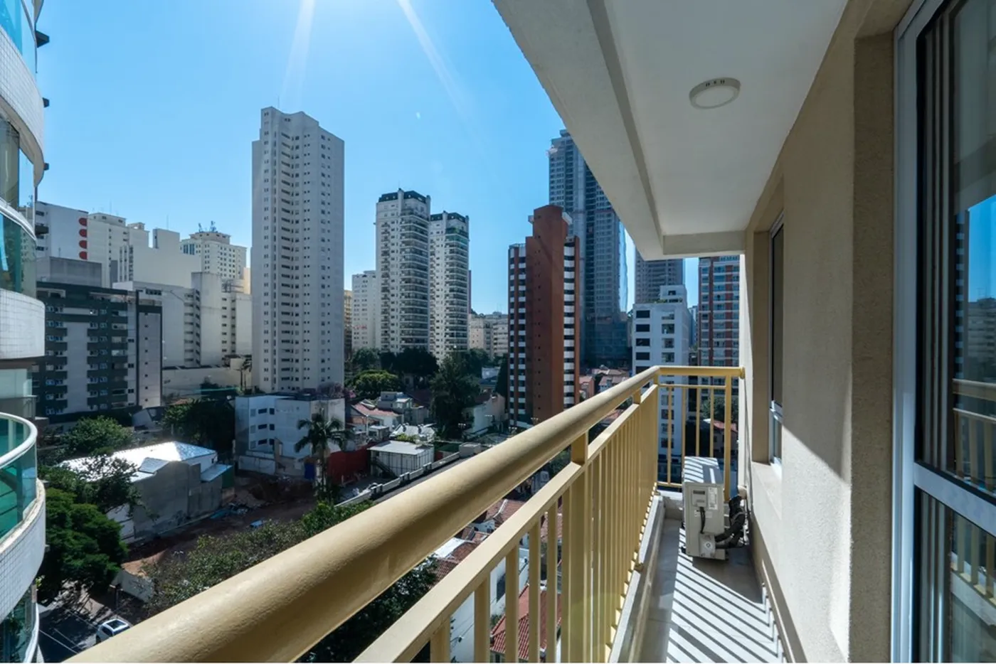 PAG 251 Apto 601241006-50 - REMAX Ville Exclusividades