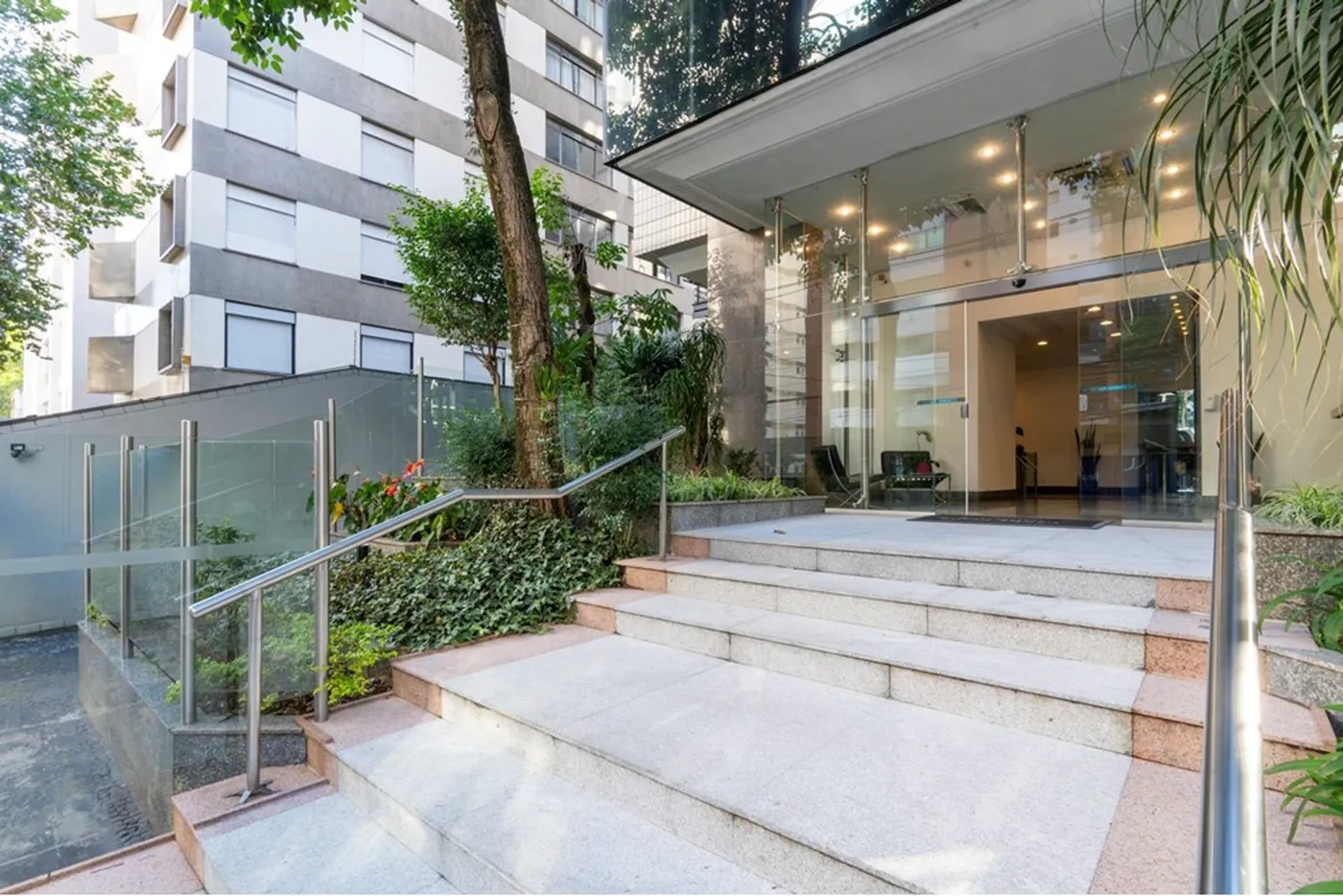 IBT 100 Sala 601241007-72 - REMAX Ville Exclusividades