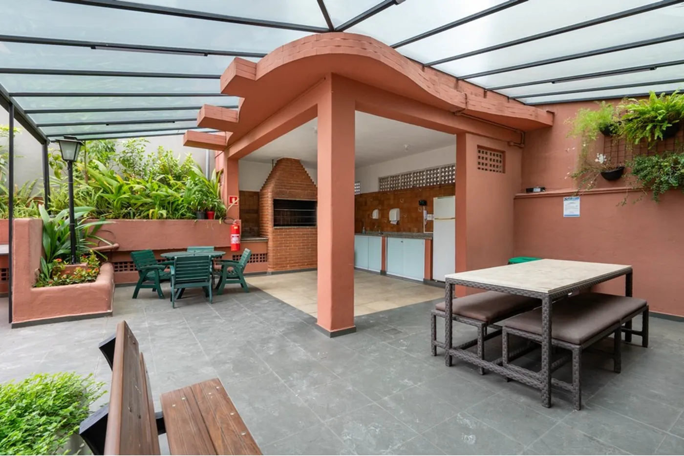 CBBDT 1528 Apto 601241055-8 - REMAX Ville Exclusividades