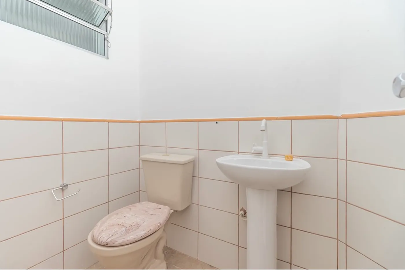 ÁFÁF 1438 Prédio 602291016-159 - REMAX B12 Exclusividades ÁFÁF 1438 Prédio 602291016-159 - REMAX B12 Exclusividades