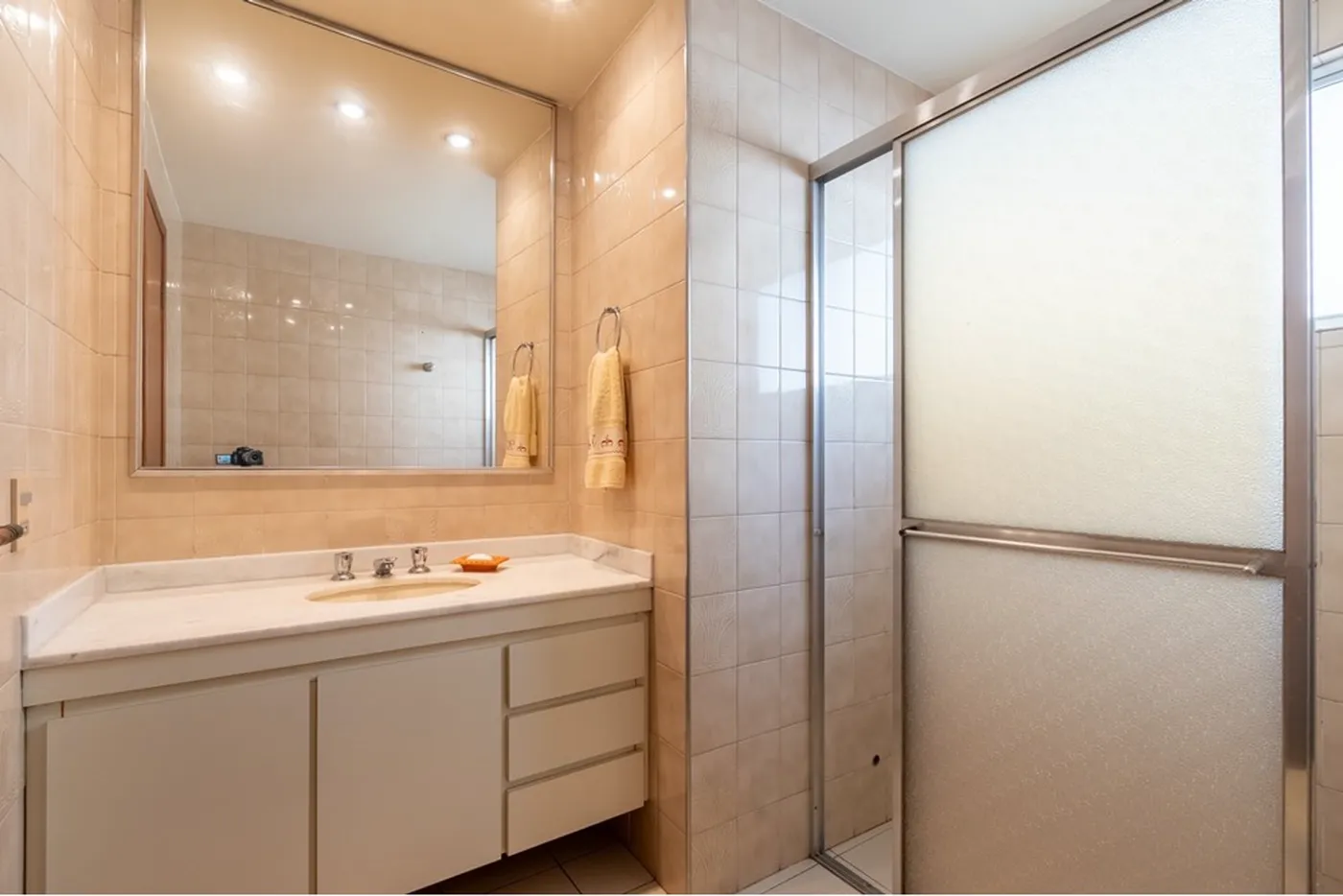 MDB 2649 Prédio 601971016-481 - REMAX Empire Exclusividades MDB 2649 Prédio 601971016-481 - REMAX Empire Exclusividades