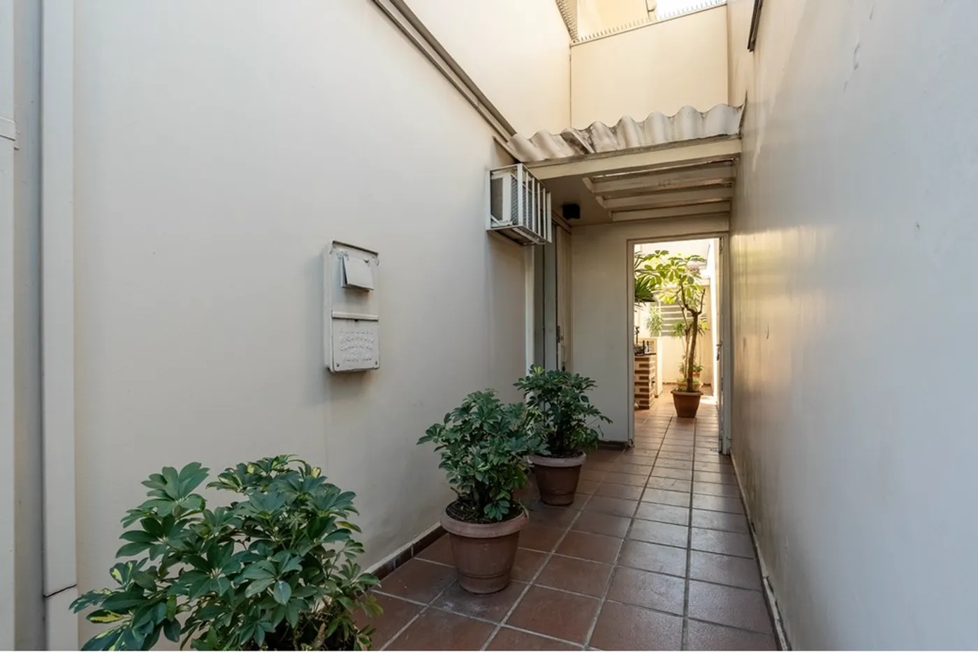 MDB 2649 Prédio 601971016-481 - REMAX Empire Exclusividades MDB 2649 Prédio 601971016-481 - REMAX Empire Exclusividades