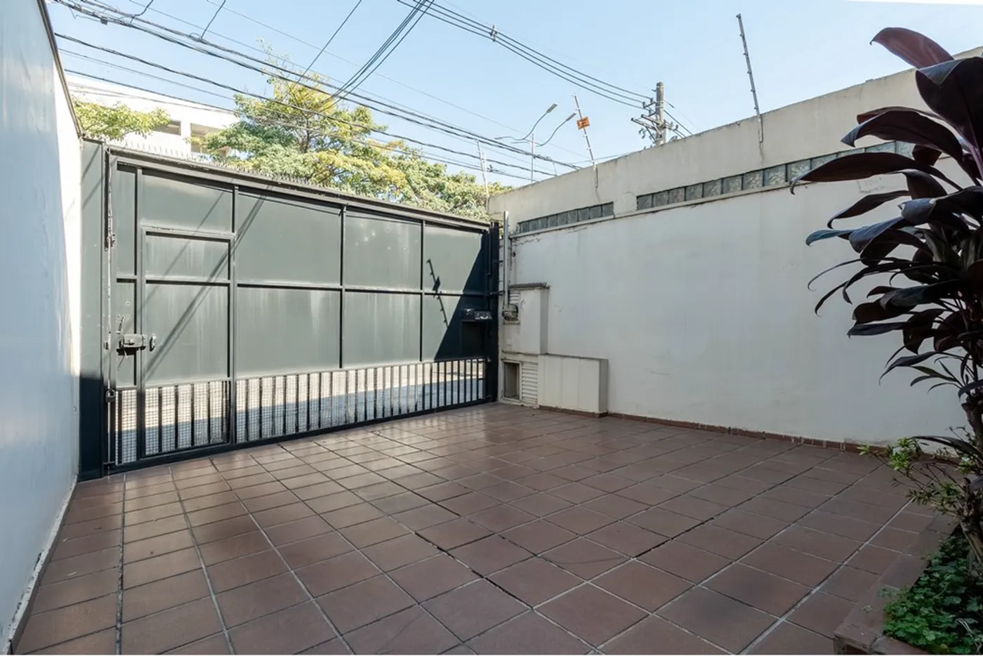 MDB 2649 Prédio 601971016-481 - REMAX Empire Exclusividades MDB 2649 Prédio 601971016-481 - REMAX Empire Exclusividades