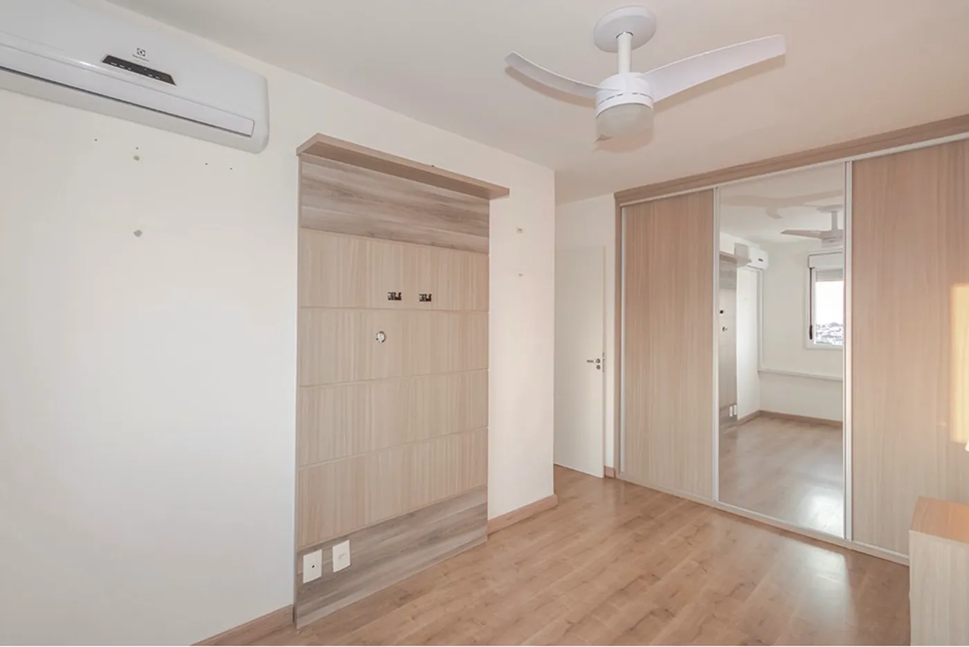 SEFRS 720 Apto 612521044-62 - REMAX Place Exclusividades SEFRS 720 Apto 612521044-62 - REMAX Place Exclusividades