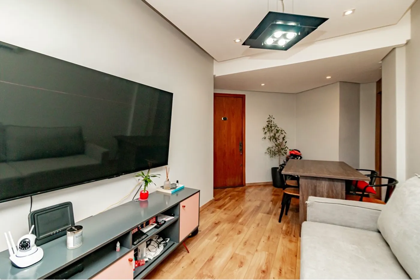 MDDDJ 942 Apto 610221010-15 - REMAX Donno Exclusividades