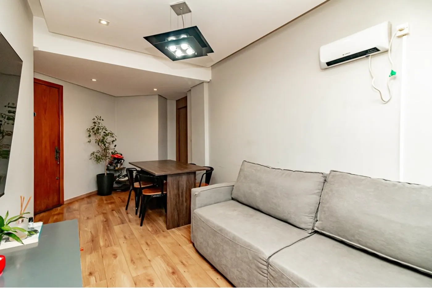 MDDDJ 942 Apto 610221010-15 - REMAX Donno Exclusividades