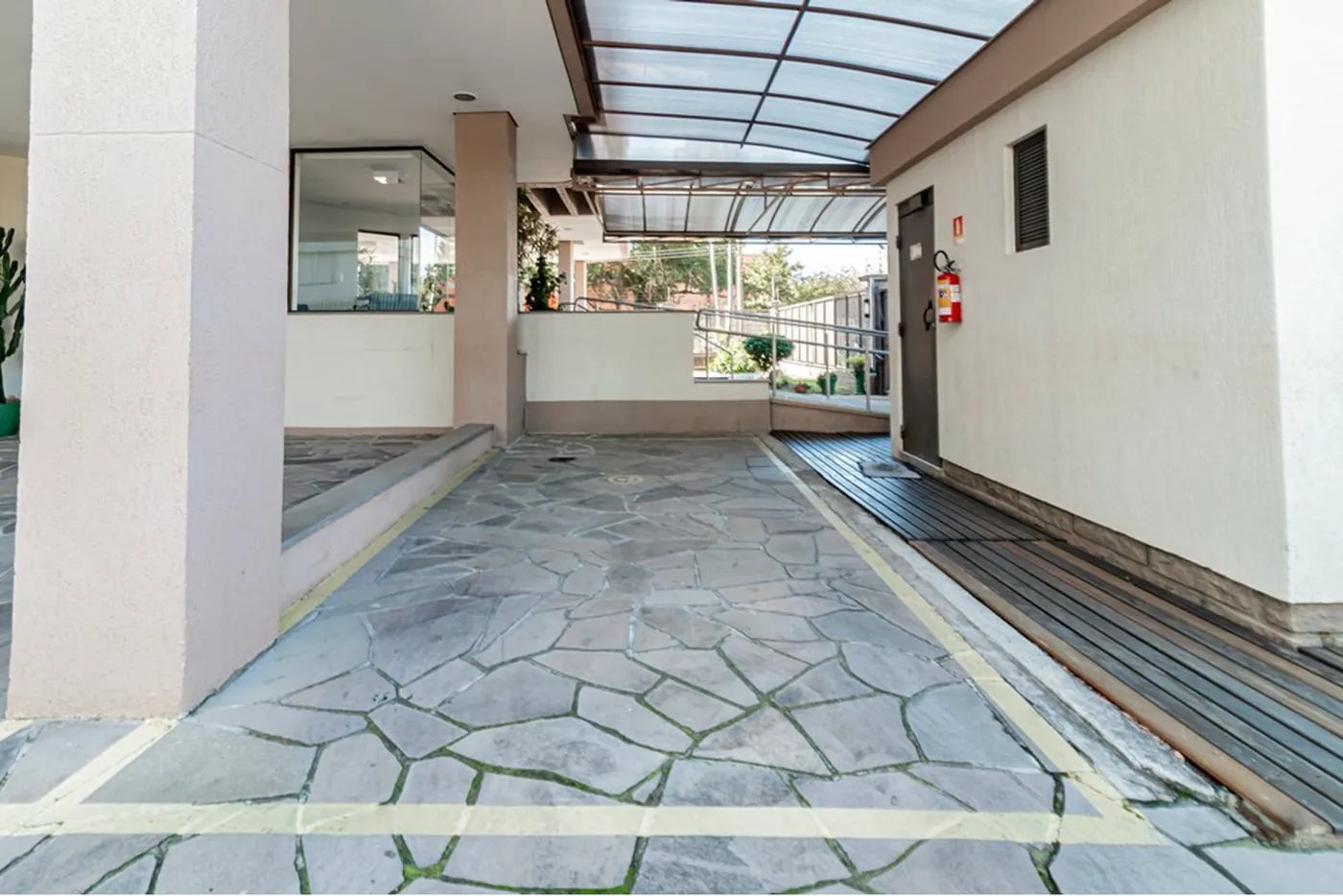 MDDDJ 942 Apto 610221010-15 - REMAX Donno Exclusividades