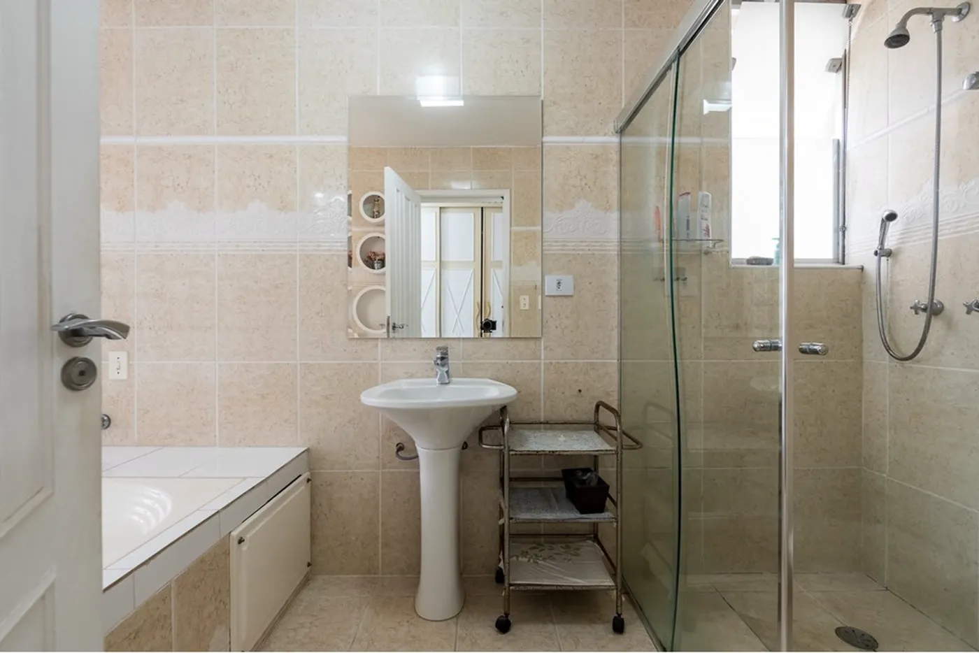 IDC 133 Apto 601971051-51 - REMAX Empire Exclusividades IDC 133 Apto 601971051-51 - REMAX Empire Exclusividades