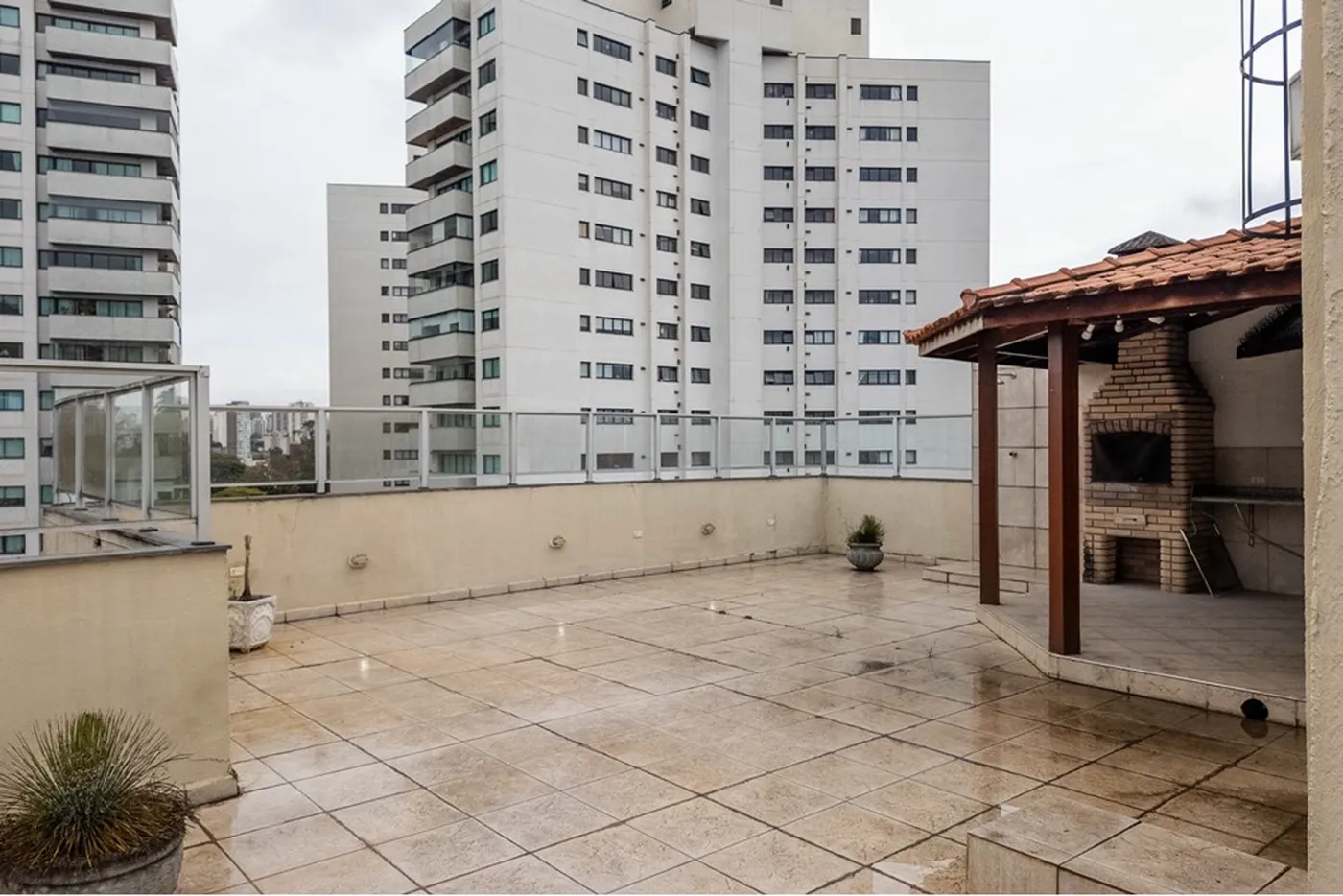 IDC 133 Apto 601971051-51 - REMAX Empire Exclusividades IDC 133 Apto 601971051-51 - REMAX Empire Exclusividades