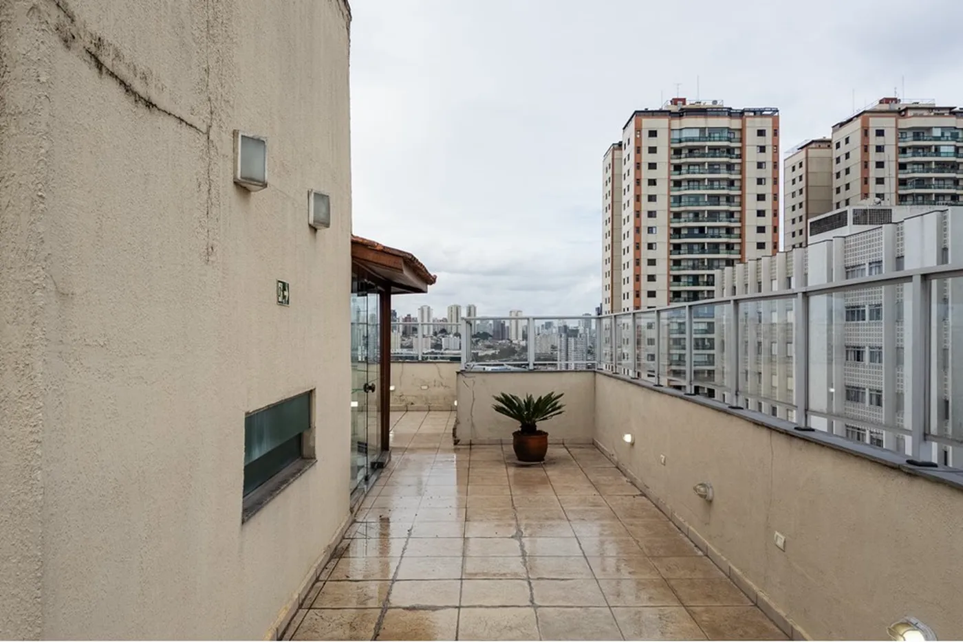 IDC 133 Apto 601971051-51 - REMAX Empire Exclusividades IDC 133 Apto 601971051-51 - REMAX Empire Exclusividades