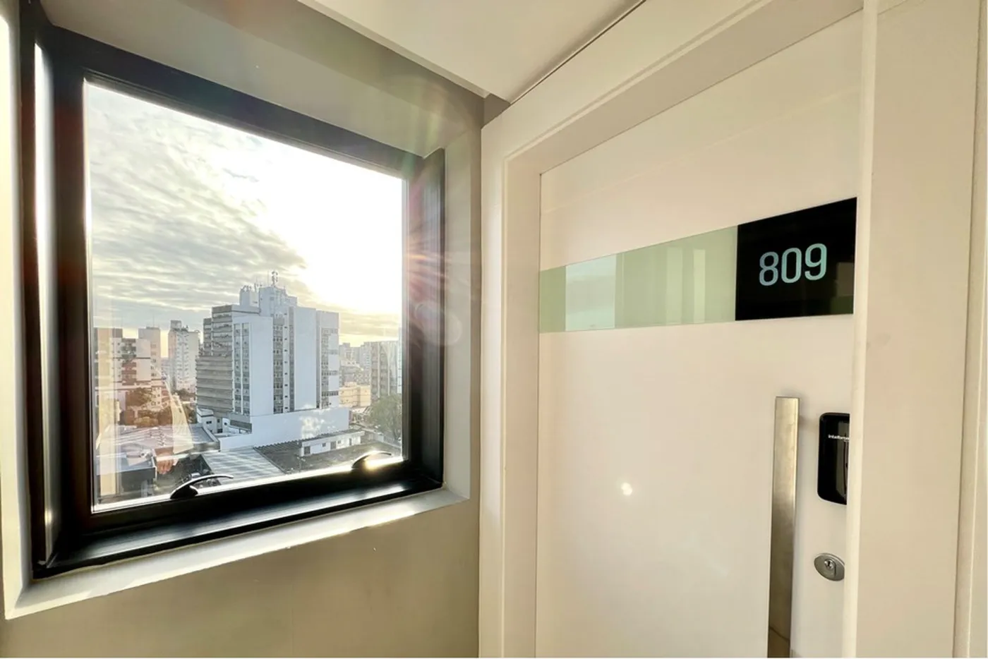 MRGS 885 Sala 610241040-27 - REMAX 520 Exclusividades MRGS 885 Sala 610241040-27 - REMAX 520 Exclusividades