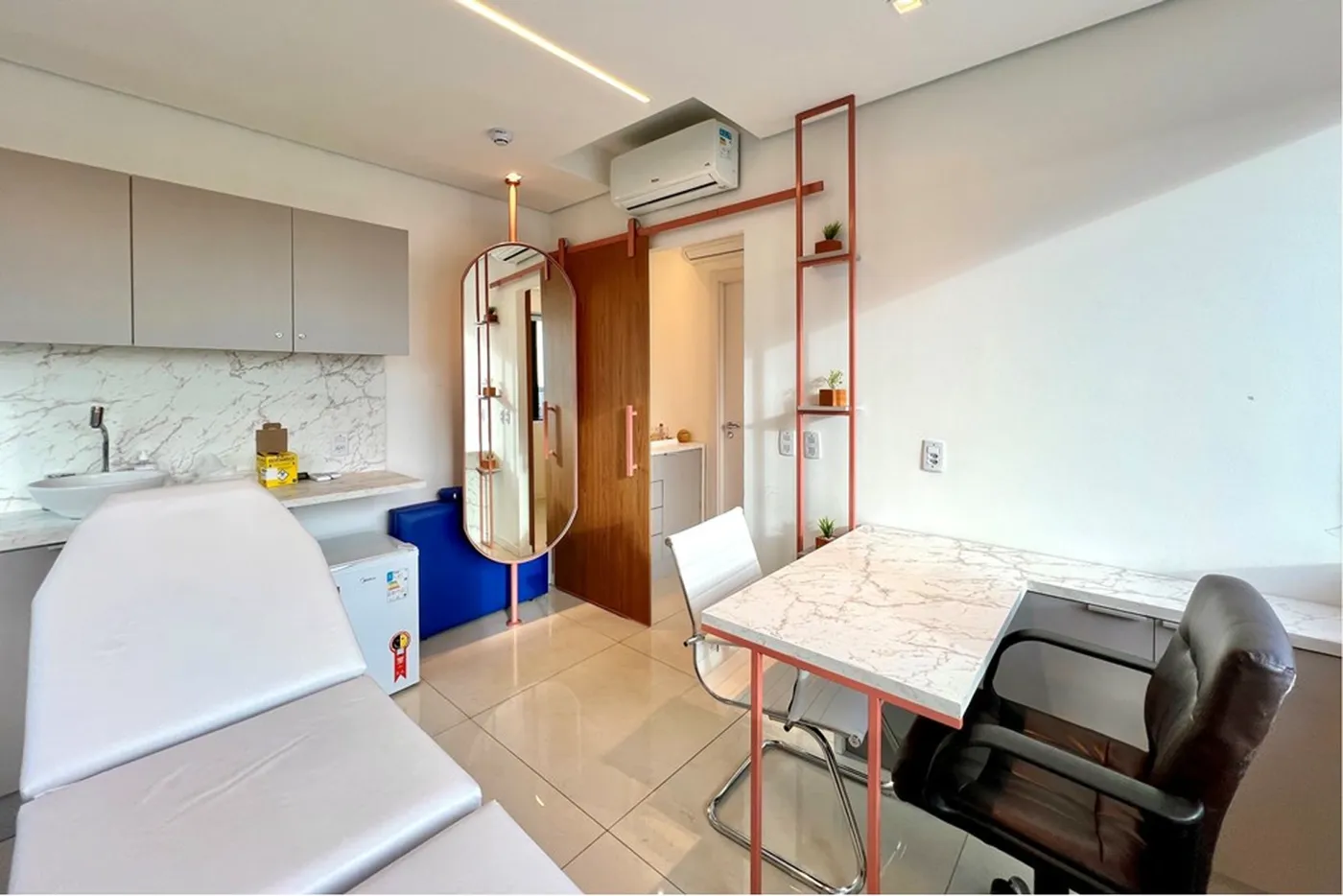 MRGS 885 Sala 610241040-27 - REMAX 520 Exclusividades MRGS 885 Sala 610241040-27 - REMAX 520 Exclusividades