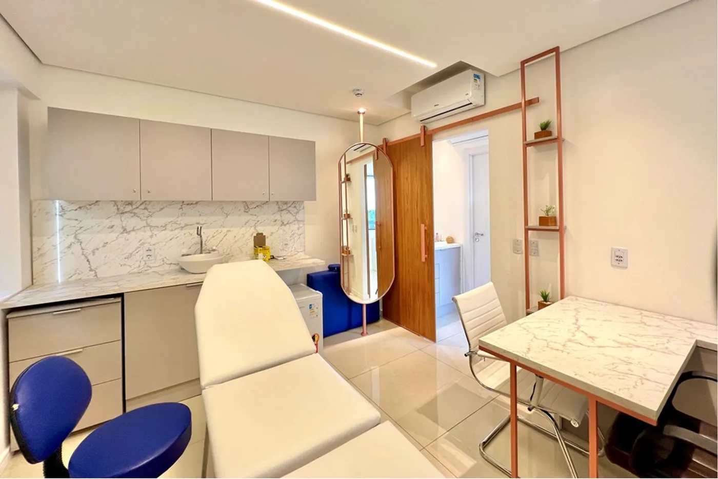 MRGS 885 Sala 610241040-27 - REMAX 520 Exclusividades MRGS 885 Sala 610241040-27 - REMAX 520 Exclusividades