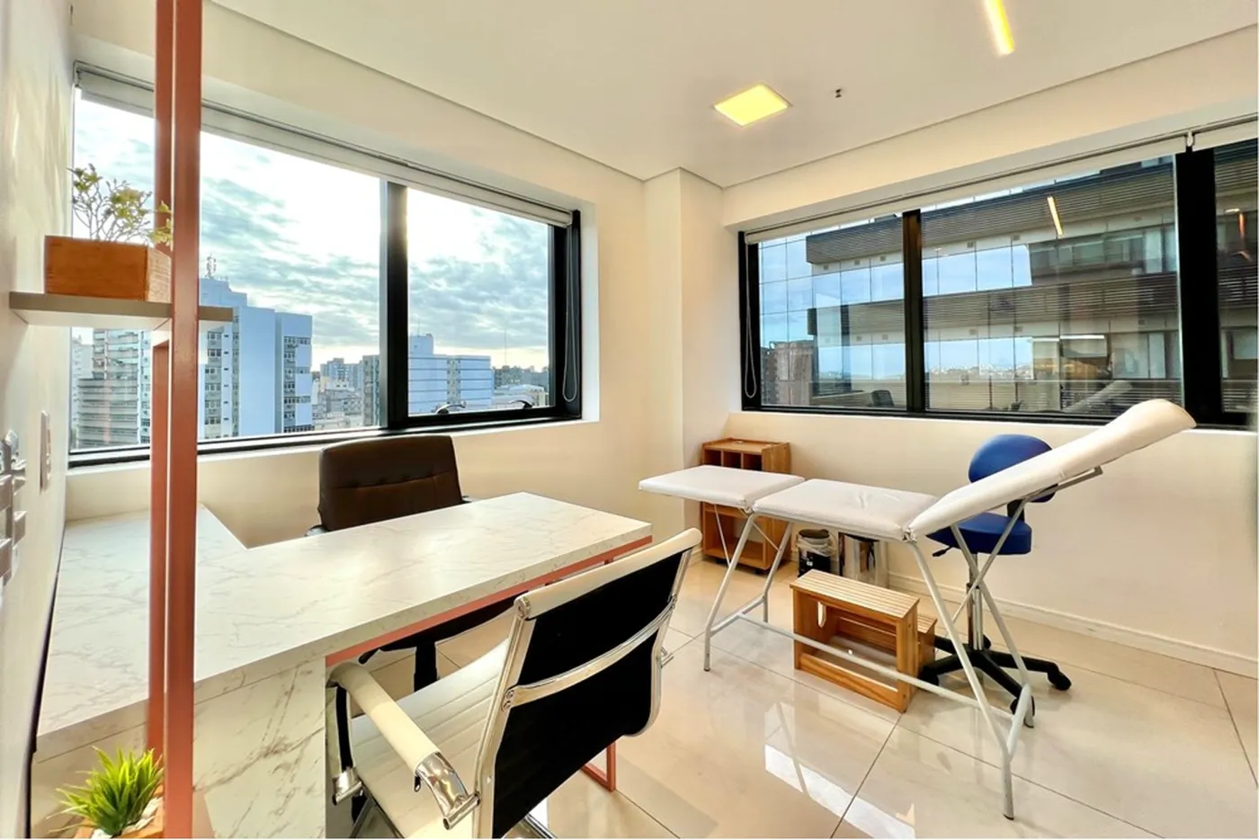 MRGS 885 Sala 610241040-27 - REMAX 520 Exclusividades MRGS 885 Sala 610241040-27 - REMAX 520 Exclusividades