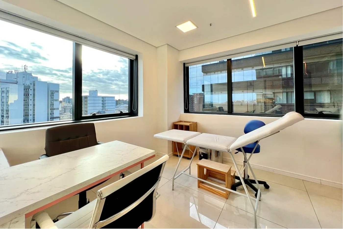 MRGS 885 Sala 610241040-27 - REMAX 520 Exclusividades MRGS 885 Sala 610241040-27 - REMAX 520 Exclusividades