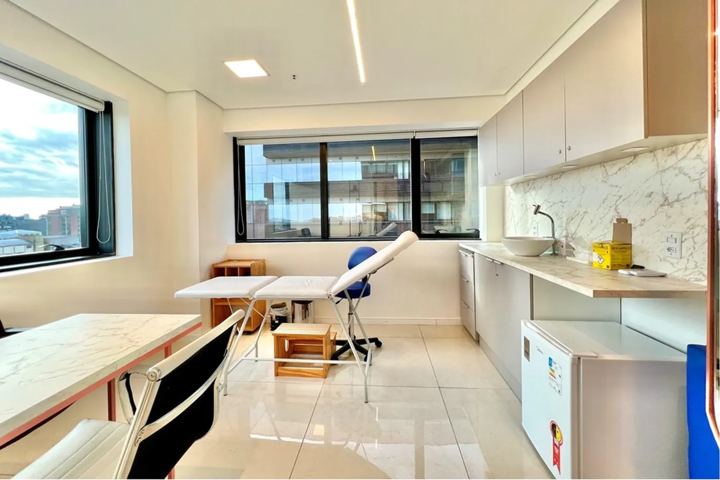 MRGS 885 Sala 610241040-27 - REMAX 520 Exclusividades MRGS 885 Sala 610241040-27 - REMAX 520 Exclusividades