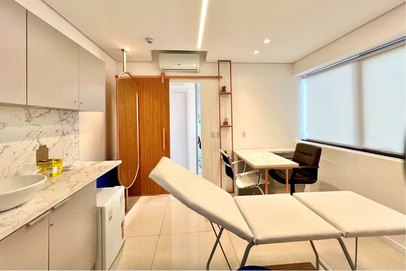 MRGS 885 Sala 610241040-27 - REMAX 520 Exclusividades MRGS 885 Sala 610241040-27 - REMAX 520 Exclusividades