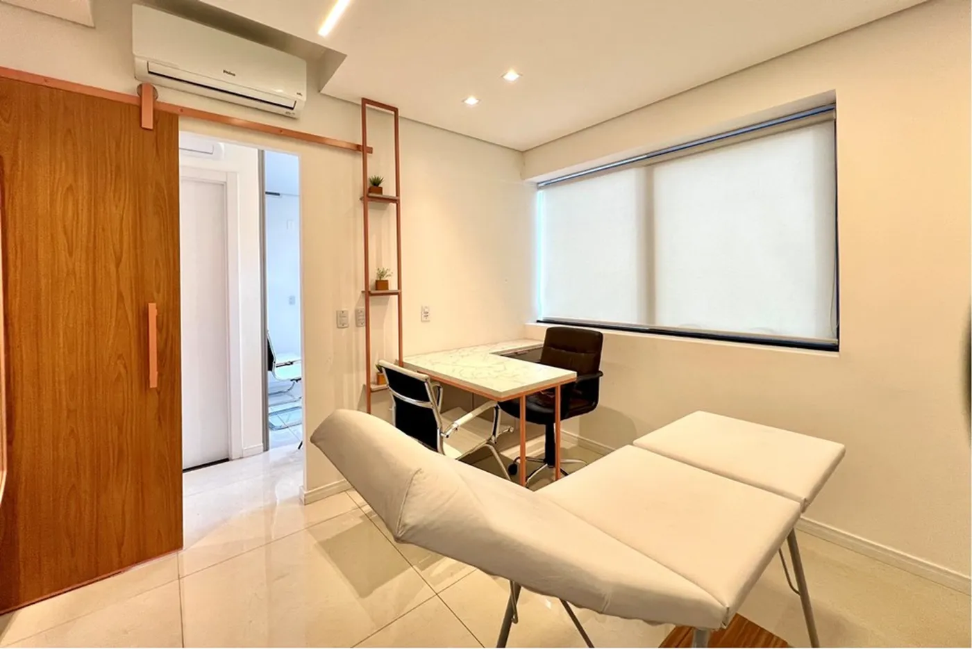 MRGS 885 Sala 610241040-27 - REMAX 520 Exclusividades MRGS 885 Sala 610241040-27 - REMAX 520 Exclusividades