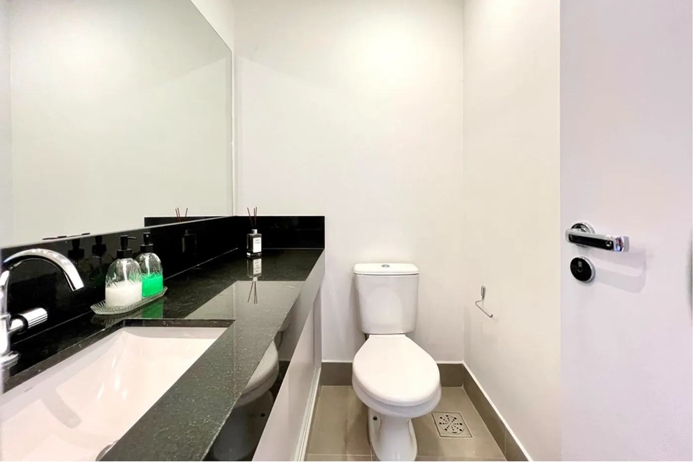 MRGS 885 Sala 610241040-27 - REMAX 520 Exclusividades MRGS 885 Sala 610241040-27 - REMAX 520 Exclusividades