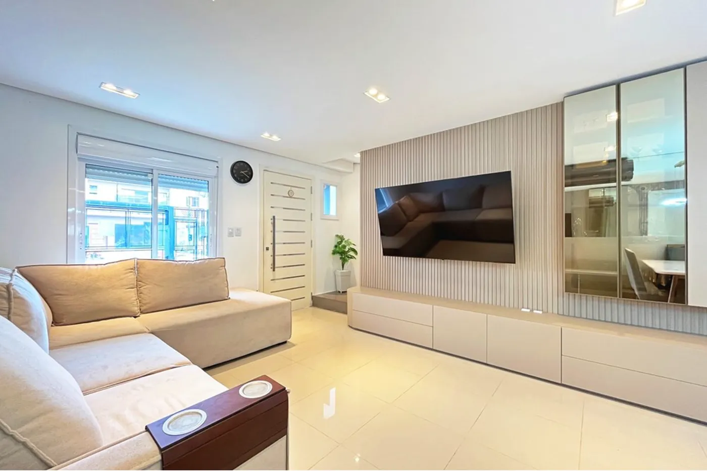 HZA 220 Casa 612481009-29 - REMAX Andar de Cima Exclusividades
