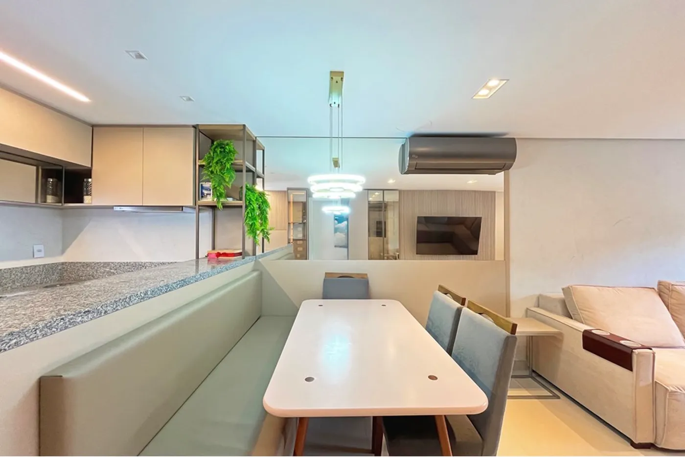 HZA 220 Casa 612481009-29 - REMAX Andar de Cima Exclusividades