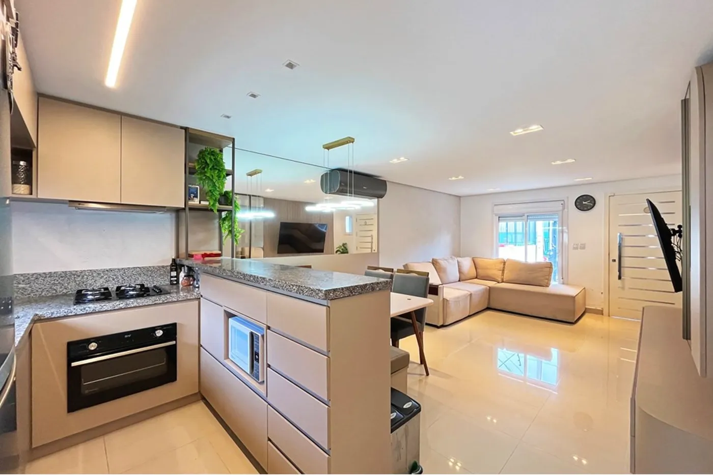 HZA 220 Casa 612481009-29 - REMAX Andar de Cima Exclusividades