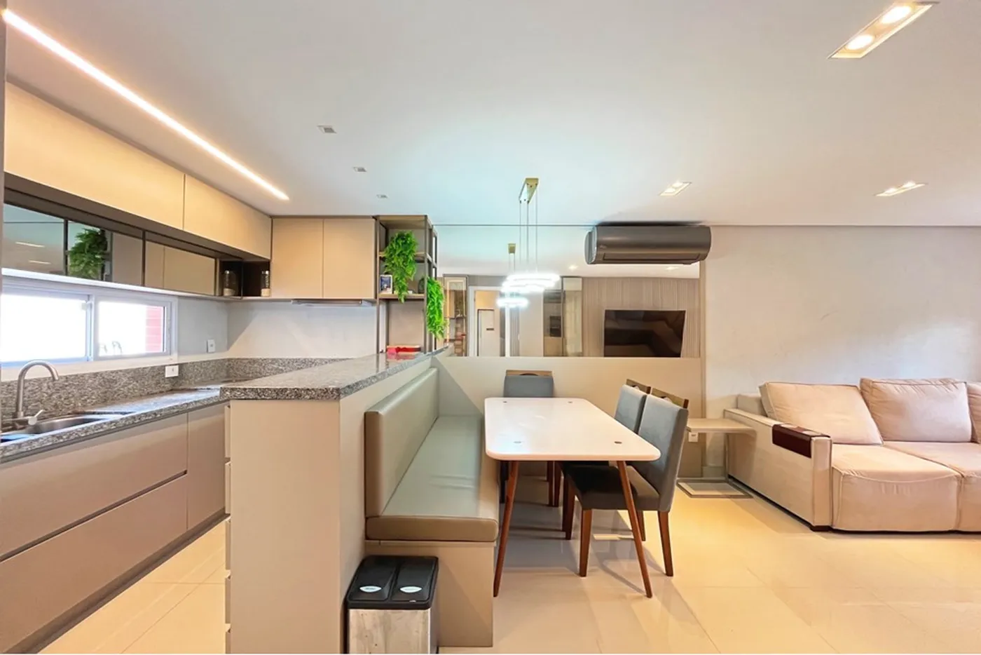 HZA 220 Casa 612481009-29 - REMAX Andar de Cima Exclusividades