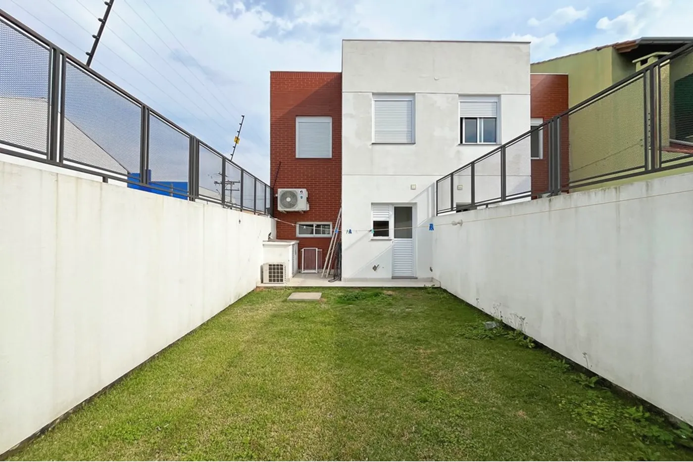 HZA 220 Casa 612481009-29 - REMAX Andar de Cima Exclusividades