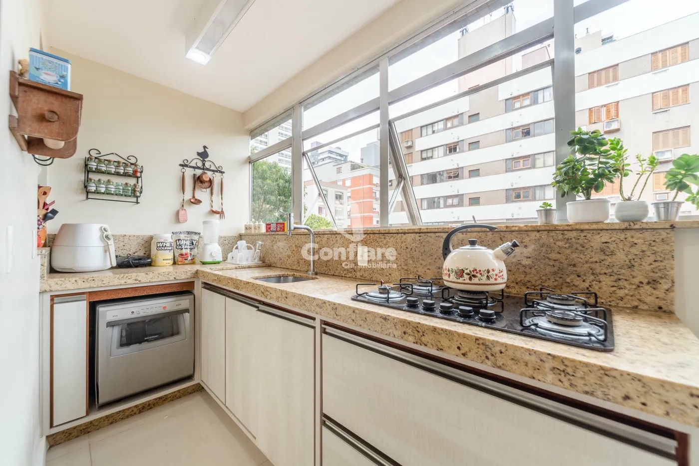 Plano Alto Apto 19909 - Confiare Cia Imobiliaria Exclusividades