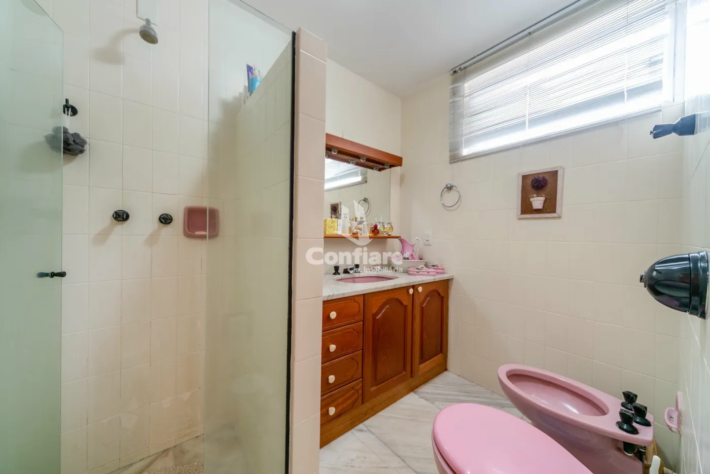 Plano Alto Apto 19909 - Confiare Cia Imobiliaria Exclusividades