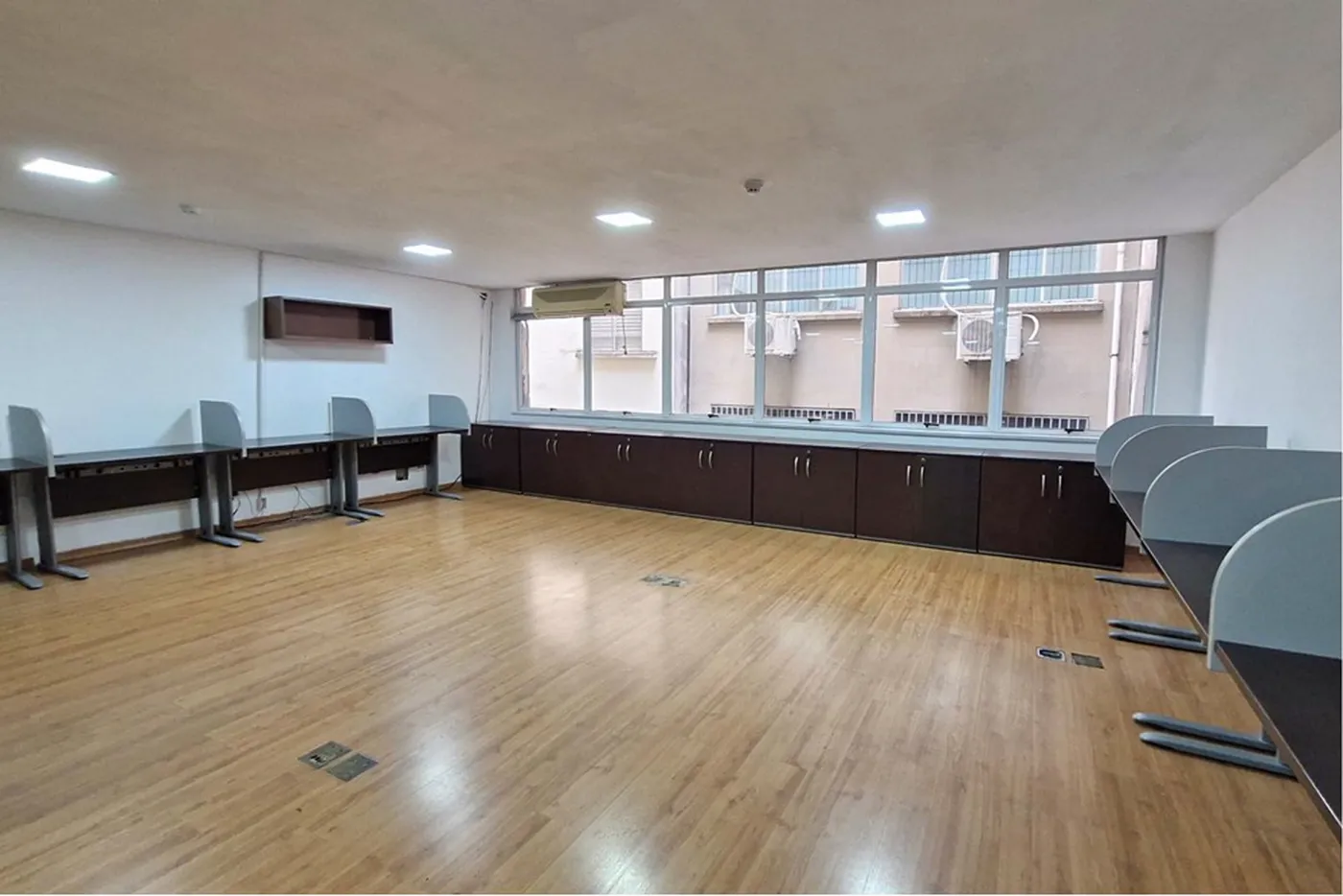 RCC 139 Sala 602301001-159 - Remax Trinity Exclusividades RCC 139 Sala 602301001-159 - Remax Trinity Exclusividades