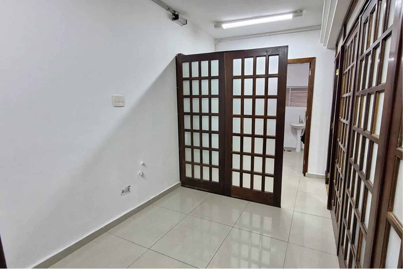 RCC 139 Sala 602301001-159 - Remax Trinity Exclusividades RCC 139 Sala 602301001-159 - Remax Trinity Exclusividades