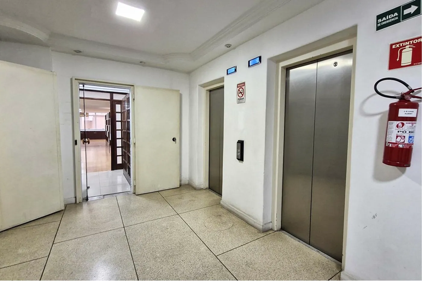 RCC 139 Sala 602301001-159 - Remax Trinity Exclusividades RCC 139 Sala 602301001-159 - Remax Trinity Exclusividades