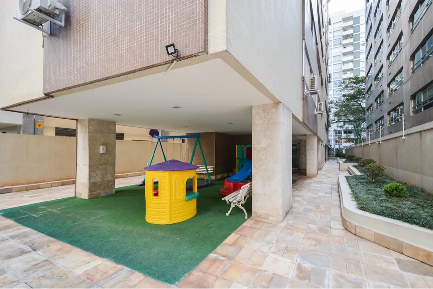HDBM 217 Apto 601241057-21 - REMAX Ville Exclusividades